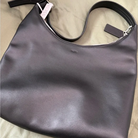 BAGGU Recycled Leather Shoulder Bag - Picture 6 of 7